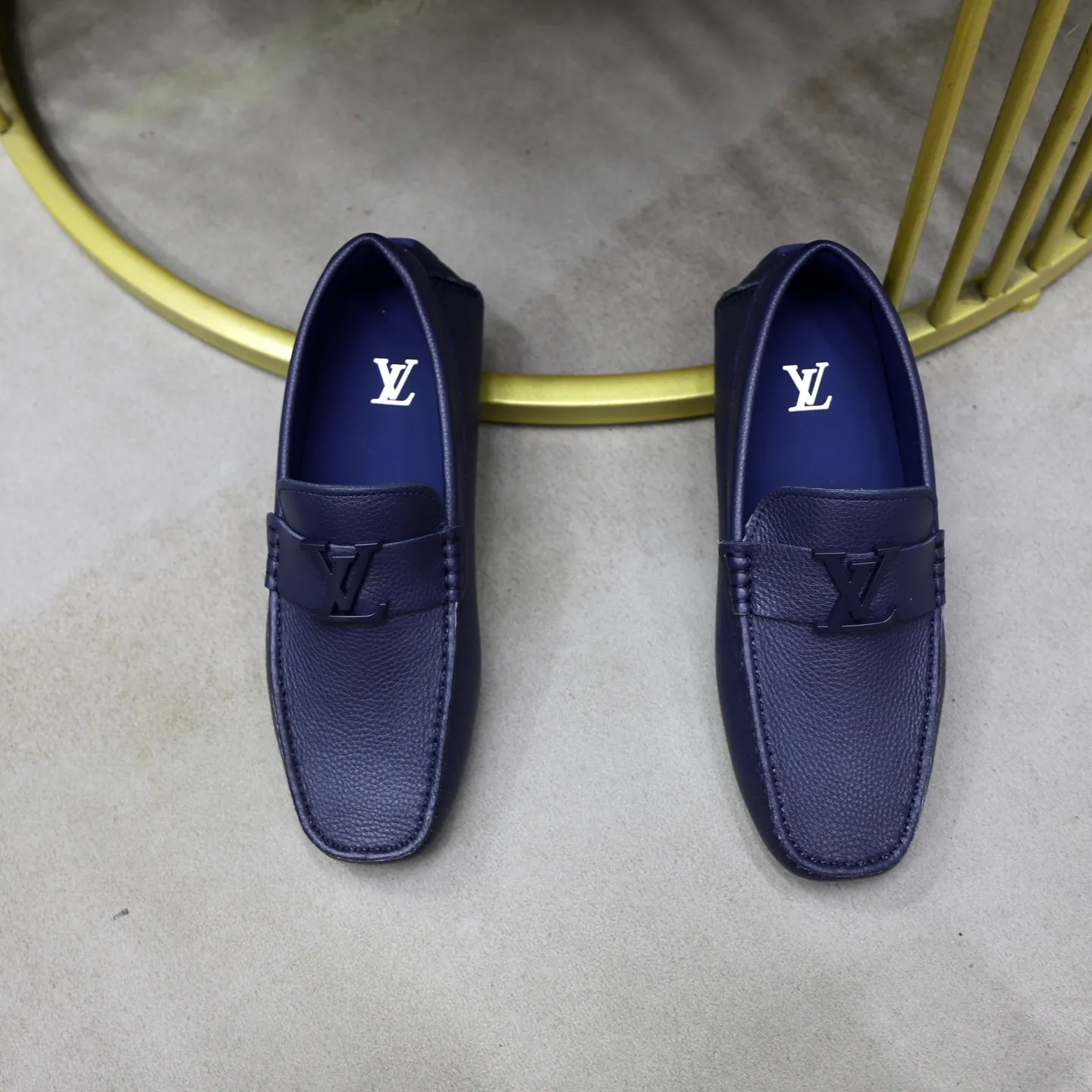 Ex-factory price: 480💰【LV】Louis Vuitton ⚠️High-end men’s driving and pedal series ⚠️38-44 (customized for 45) ⚠️All original cowhide leather! Thick and soft! Made entirely of calfskin lining! Rubber sheet anti-slip beanie sole! Three-dimensional package technology! Fashionable and classic! Handicrafts! Original high quality! Feel free to compare!